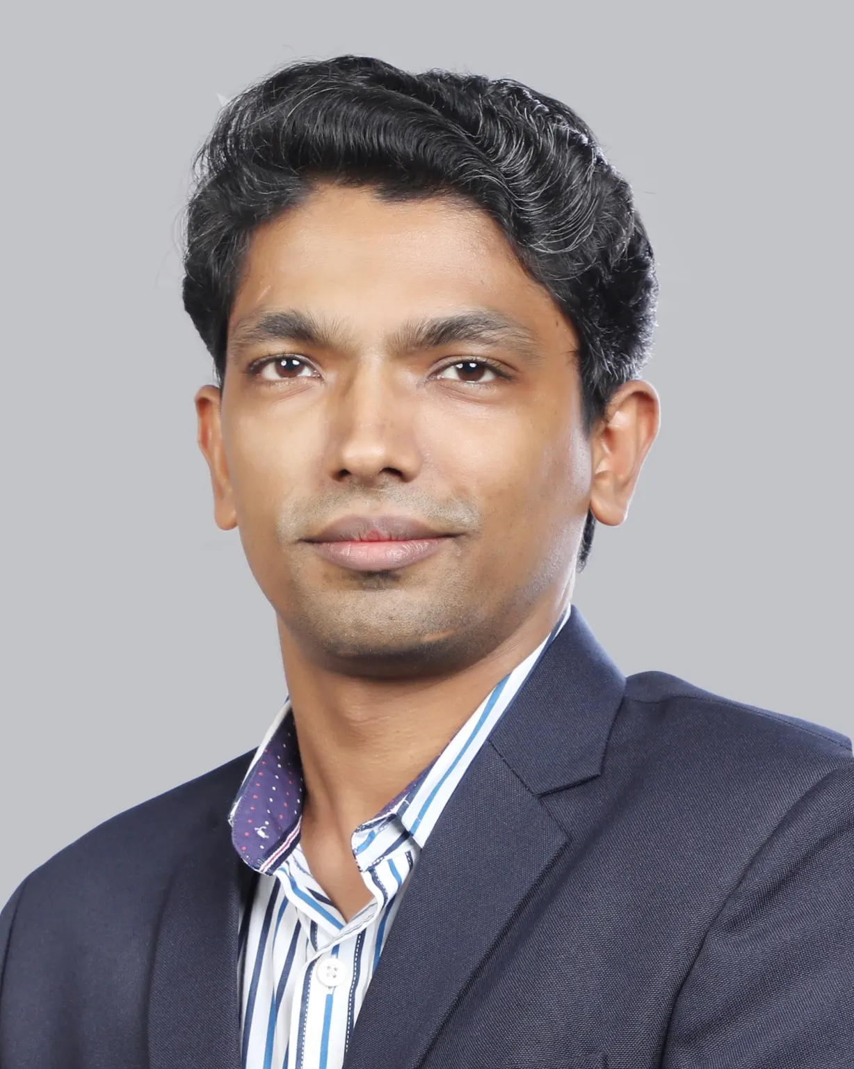 Dr. Sinnet Roy
